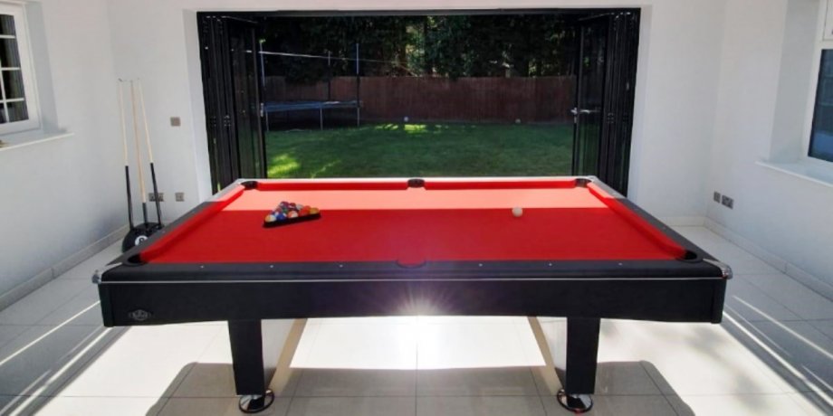 Buffalo Eliminator in Black - 8ft Size with Red Cloth