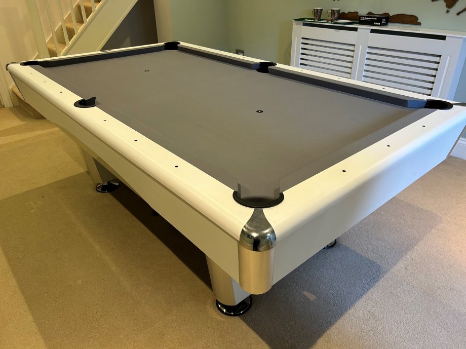 White Dynamic Triumph Slate Bed Pool Table
