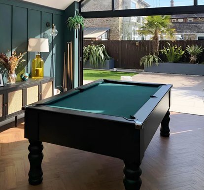 Traditional Pool Table in Black